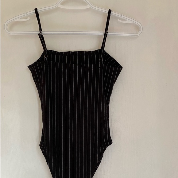 ✨SALE✨Striped Bodysuit - Picture 5 of 6